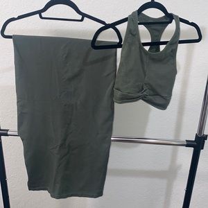 Green fabletics set, green size M. High waisted skirt with side slit